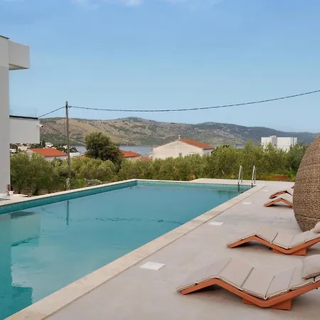 Pet Friendly In Seget Vranjica Semesterbostad Trogir