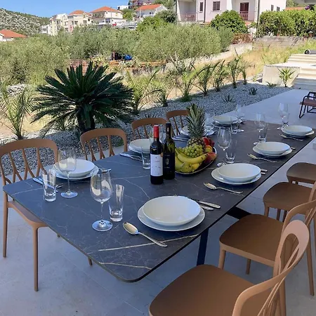 Pet Friendly In Seget Vranjica Semesterbostad Trogir