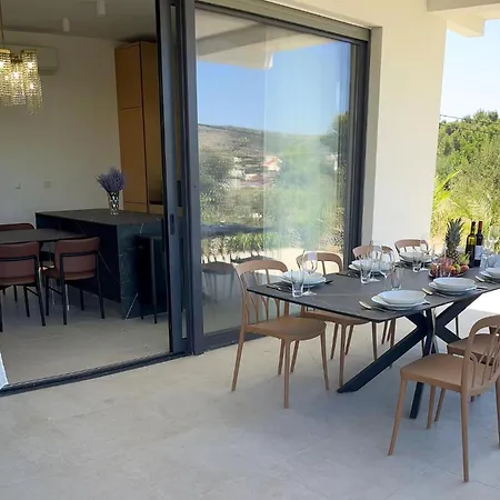 Semesterbostad Pet Friendly In Seget Vranjica Trogir